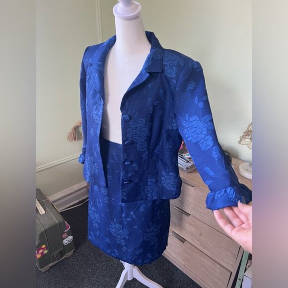 JESSICA HOWARD Vintage Blue Brocade Floral Ruffle Suit Jacket & Skirt Set Sz S-M - Picture 4 of 16